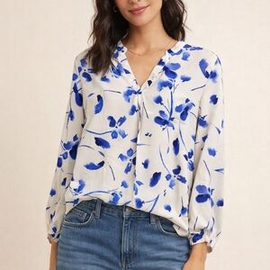 Adrienne Vittadini Blue Floral Blouse